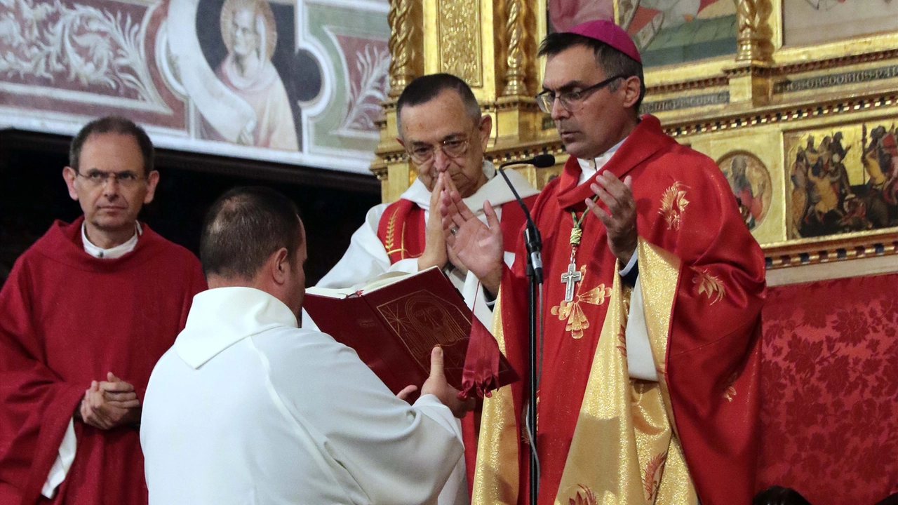 L'arcivescovo di Firenze, monsignor Gherardo Gambelli L'arcivescovo di Firenze, monsignor Gherardo Gambelli