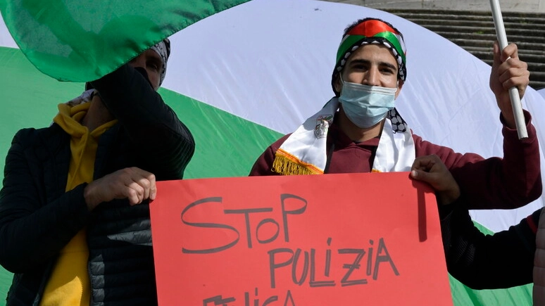 Una delle tante proteste che si sono svolte nei giorni scorsi a sostegno del popolo palestinese Una delle tante proteste che si sono svolte nei giorni scorsi a sostegno del popolo palestinese