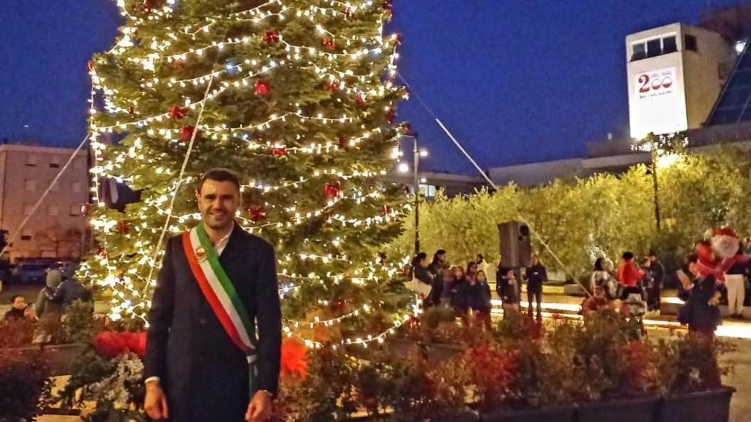 Tante iniziative in programma a partire da domenica prossima. Il sindaco: “Vogliamo che il nostro primo Natale sia speciale“. Tante iniziative in programma a partire da domenica prossima. Il sindaco: “Vogliamo che il nostro primo Natale sia speciale“.