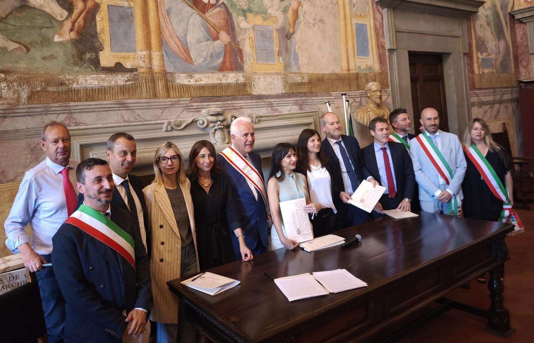 Il ’patto’ del Trasimeno. L’acqua di Montedoglio per alzare il livello del lago Il ’patto’ del Trasimeno. L’acqua di Montedoglio per alzare il livello del lago