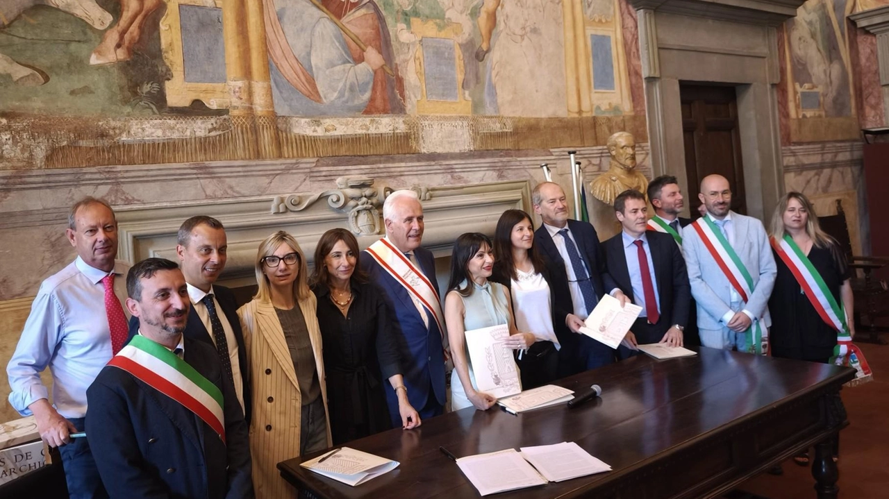 Castiglione, la governatrice Stefania Proietti e il presidente Eugenio Giani siglano l’intesa per la gestione e l’utilizzo condiviso delle risorse idriche . Castiglione, la governatrice Stefania Proietti e il presidente Eugenio Giani siglano l’intesa per la gestione e l’utilizzo condiviso delle risorse idriche .