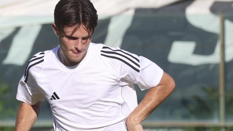 Tra volti nuovi, facce conosciute, giovani del vivaio, pronti a mettersi in gioco nel calcio dei grandi, trenta i... Tra volti nuovi, facce conosciute, giovani del vivaio, pronti a mettersi in gioco nel calcio dei grandi, trenta i...