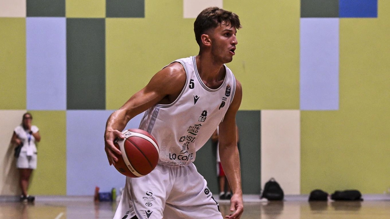 Alfredo Boglio, 21 anni (Elisa Maestripieri / Pistoia Basket 2000) Alfredo Boglio, 21 anni (Elisa Maestripieri / Pistoia Basket 2000)