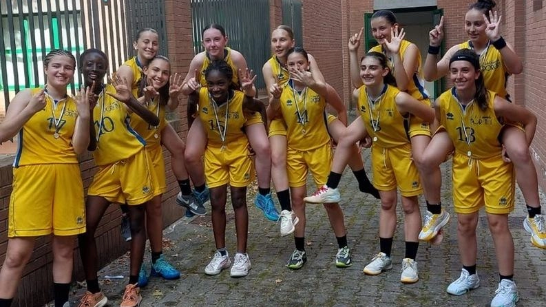 Le ragazze del Bieffe Porcari che hanno conquistato il bronzo regionale Under 15 Le ragazze del Bieffe Porcari che hanno conquistato il bronzo regionale Under 15