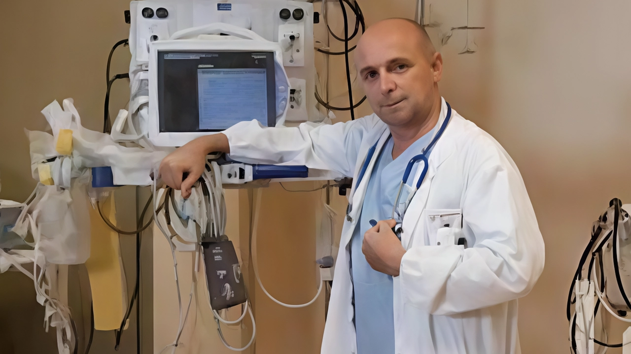 Doglie anticipate, il lieto evento sulla rotatoria poco prima dell’ospedale. Genc: "Ogni volta è un’esperienza straordinaria". La gioia della mamma. Doglie anticipate, il lieto evento sulla rotatoria poco prima dell’ospedale. Genc: "Ogni volta è un’esperienza straordinaria". La gioia della mamma.