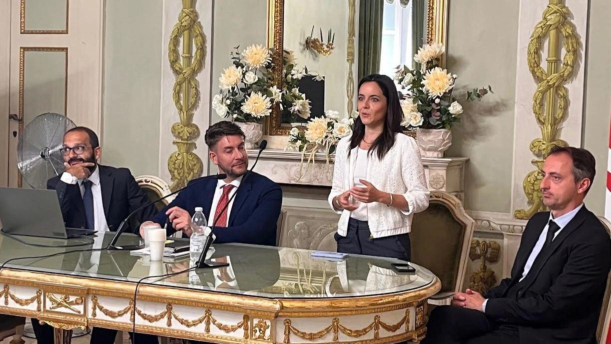 Confronto in Provincia con i sindaci del territorio e i vertici di Poste Italiane Confronto in Provincia con i sindaci del territorio e i vertici di Poste Italiane