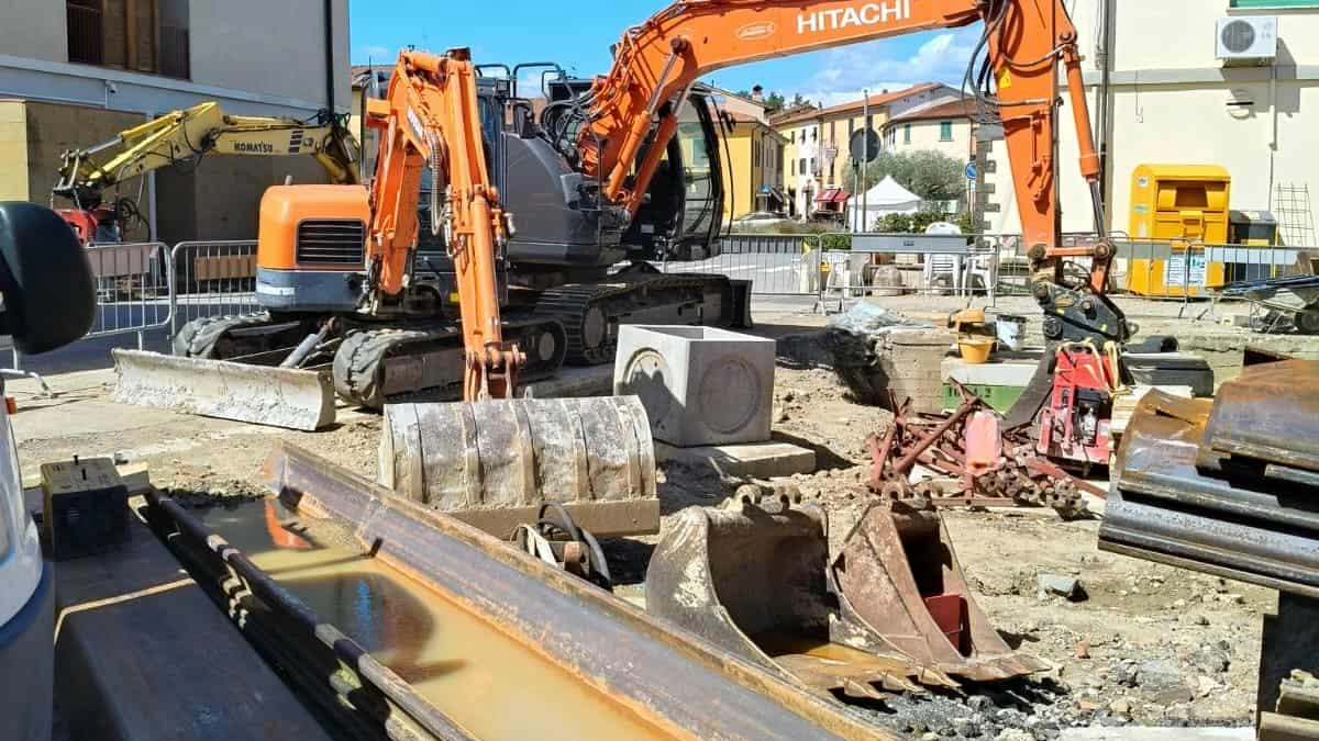 Le modifiche al traffico sono necessarie fino alla fine del mese di ottobre per consentire i lavori in via San Biagio, dopo i recenti allagamenti Le modifiche al traffico sono necessarie fino alla fine del mese di ottobre per consentire i lavori in via San Biagio, dopo i recenti allagamenti