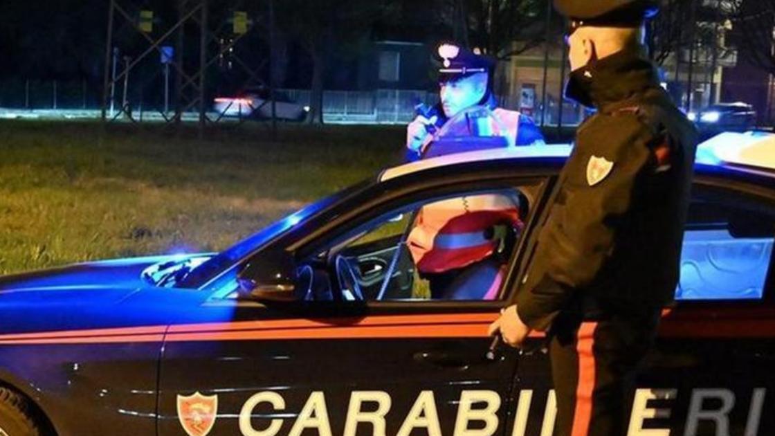 spaccio in via canova tre arresti cocaina hashish e denaro in casa