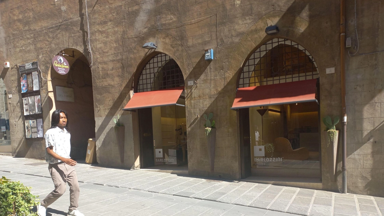 Con l’apertura dello show room Barlozzini, al posto della ex Carpano, in via Fani torna in pareggio il bilancio tra... Con l’apertura dello show room Barlozzini, al posto della ex Carpano, in via Fani torna in pareggio il bilancio tra...
