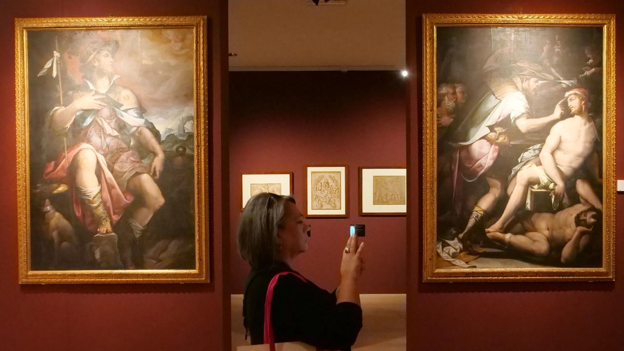 Il governatore lancia i tesori delle sale. "Da tutta la regione dovrebbero venire ad Arezzo per visitarla". Stregato dal legame tra l’artista e i Medici. "Non capiterà più di vedere insieme opere da tutto il mondo". Il governatore lancia i tesori delle sale. "Da tutta la regione dovrebbero venire ad Arezzo per visitarla". Stregato dal legame tra l’artista e i Medici. "Non capiterà più di vedere insieme opere da tutto il mondo".
