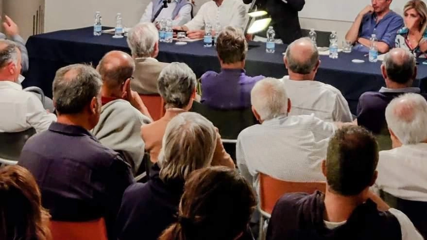 Il sindaco di Colle Val d’Elsa, Piero Pii, spiega l’importanza del rinnovo della concessione per la geotermia Il sindaco di Colle Val d’Elsa, Piero Pii, spiega l’importanza del rinnovo della concessione per la geotermia
