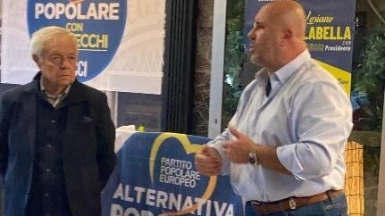 Il segretario nazionale di Alternativa Popolare Stefano Bandecchi (a destra) e Loriano Isolabella Il segretario nazionale di Alternativa Popolare Stefano Bandecchi (a destra) e Loriano Isolabella