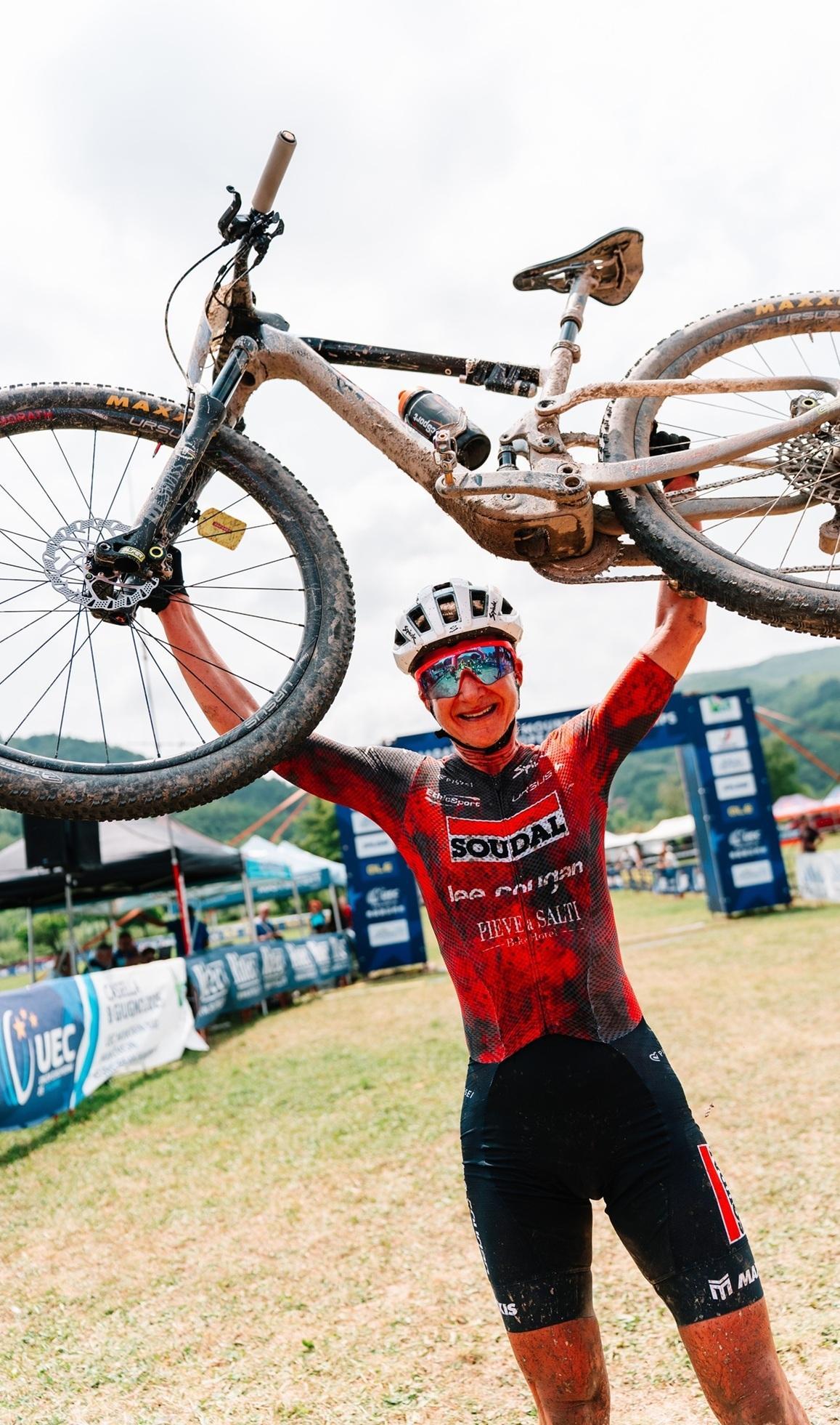 adelheid morath trionfa ai campionati europei xcm 2025 storico bis per la biker tedesca
