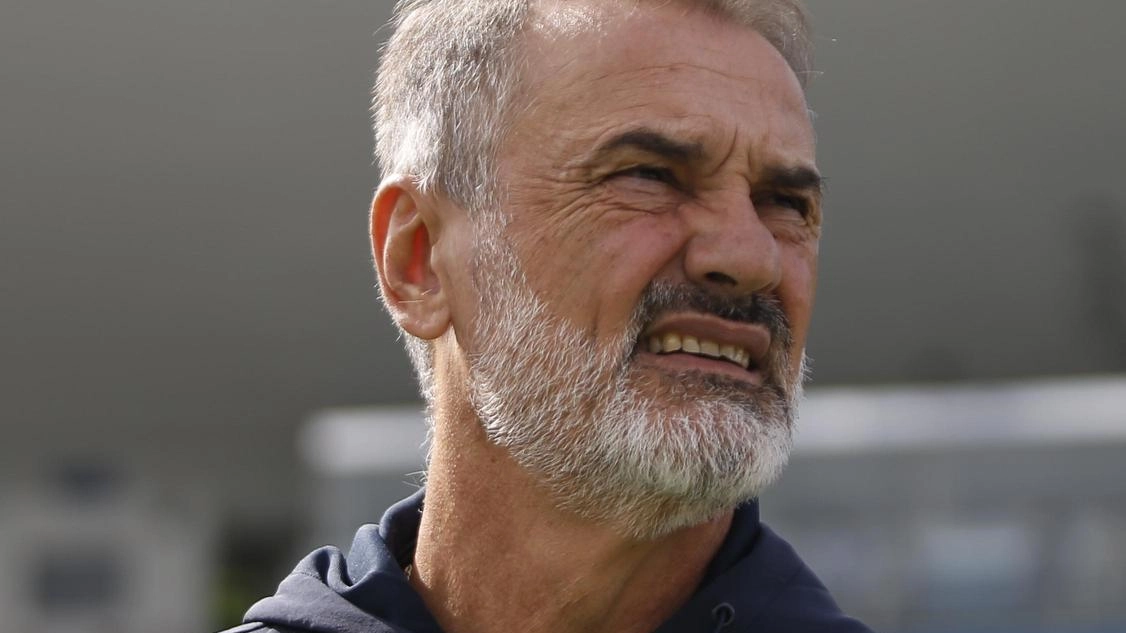 Il Frosinone si prepara ad affrontare la Carrarese con diverse assenze in attacco, ma il tecnico Vivarini sembra avere le idee chiare sulle scelte di formazione. Ballottaggi e dubbi sull'undici titolare, ma la difesa e il centrocampo sono già delineati. Il Frosinone si prepara ad affrontare la Carrarese con diverse assenze in attacco, ma il tecnico Vivarini sembra avere le idee chiare sulle scelte di formazione. Ballottaggi e dubbi sull'undici titolare, ma la difesa e il centrocampo sono già delineati.