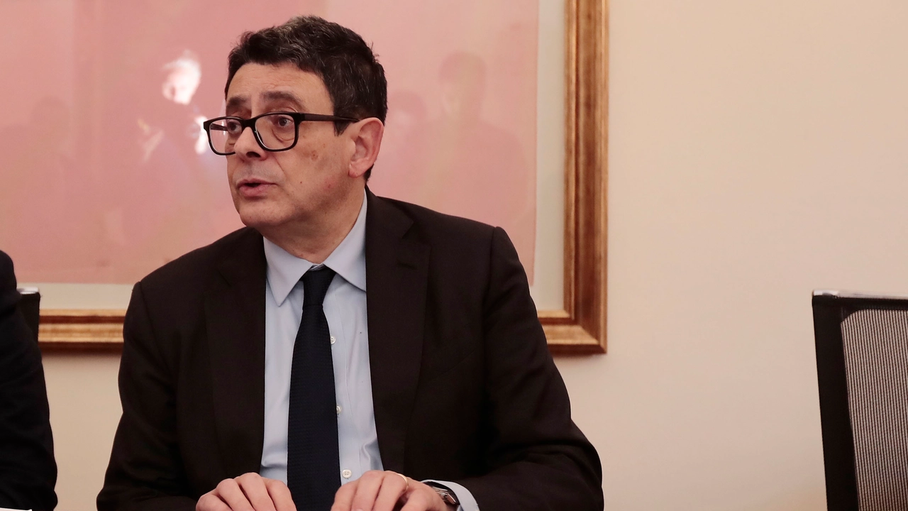 Il rettore Roberto Di Pietra Il rettore Roberto Di Pietra