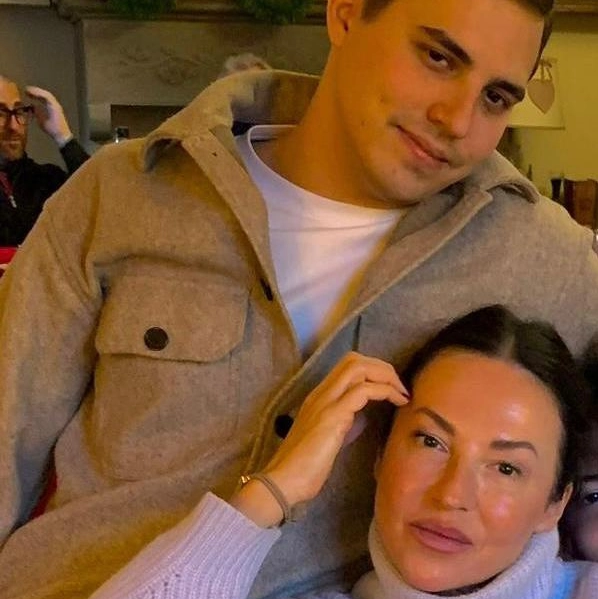 Irina Varfolomejeva insieme al figlio Antons