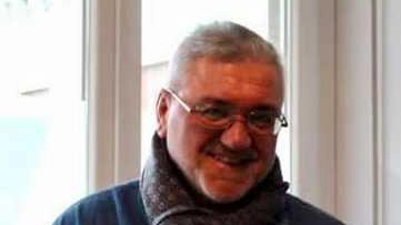 Una sfilata silenziosa in Comune per salutare la vittima sul lavoro. I colleghi del monte si stringono alla famiglia del camionista. Proclamato per oggi il lutto cittadino in occasione dei funerali. . Una sfilata silenziosa in Comune per salutare la vittima sul lavoro. I colleghi del monte si stringono alla famiglia del camionista. Proclamato per oggi il lutto cittadino in occasione dei funerali. .