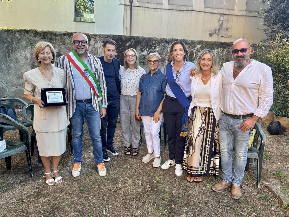 Il saluto ai tre presidi che lasciano Pontedera Il saluto ai tre presidi che lasciano Pontedera