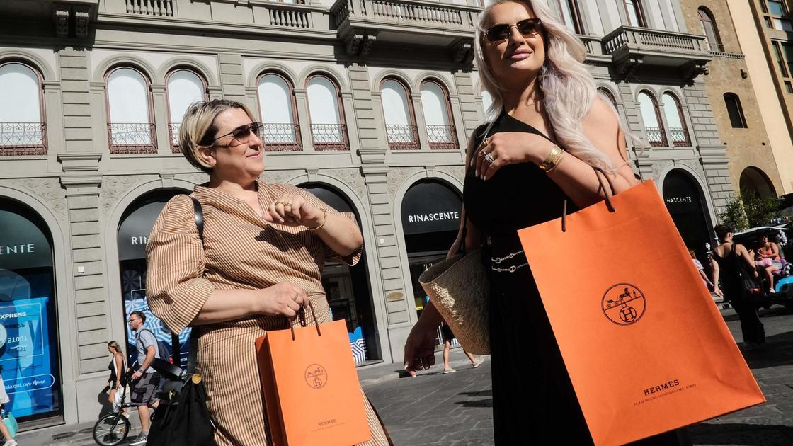 La più cara d’Italia. Piazza della Repubblica è il paradiso del lusso La più cara d’Italia. Piazza della Repubblica è il paradiso del lusso