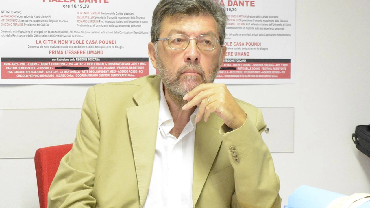 Il governatore della Toscana critica il congresso di CasaPound a Grosseto, definendolo inopportuno e provocatorio. Intanto, la Grande Alleanza Antifascista organizza una maratona musicale antifascista come risposta pacifica. Il governatore della Toscana critica il congresso di CasaPound a Grosseto, definendolo inopportuno e provocatorio. Intanto, la Grande Alleanza Antifascista organizza una maratona musicale antifascista come risposta pacifica.