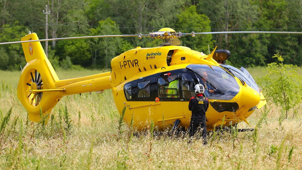 Un intervento di Pegaso (foto d’archivio): ieri il mezzo è intervenuto a San Gimignano per soccorrere un bambino di 7 anni Un intervento di Pegaso (foto d’archivio): ieri il mezzo è intervenuto a San Gimignano per soccorrere un bambino di 7 anni