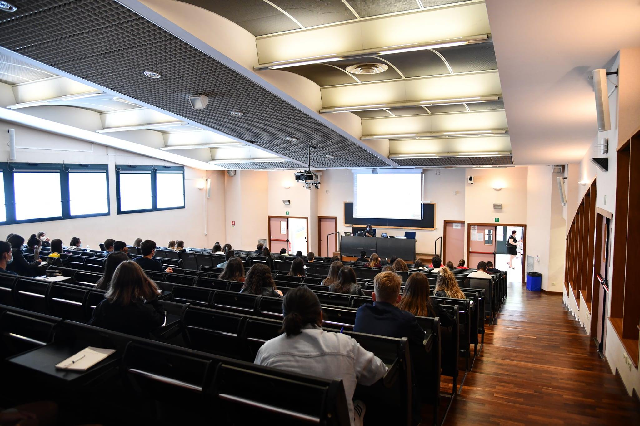 Medicina, primo semestre aperto a tutti. Firenze sceglie la didattica flessibile Medicina, primo semestre aperto a tutti. Firenze sceglie la didattica flessibile