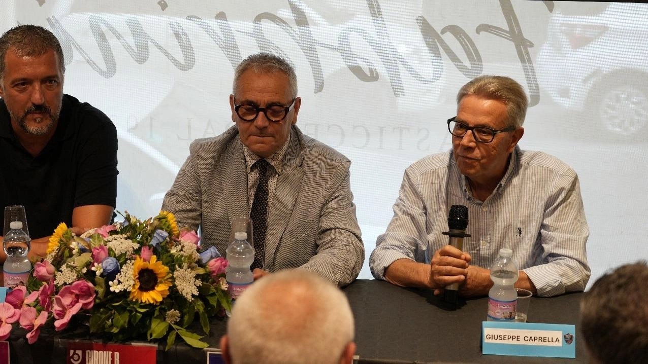 Il tecnico umbro Mauro Chiappafreddo e i dirigenti Il tecnico umbro Mauro Chiappafreddo e i dirigenti