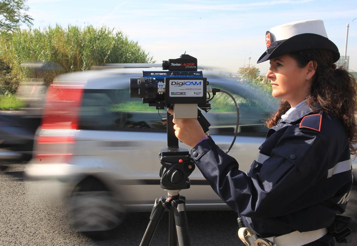 indisciplinati o tartassati pi249 multe che abitanti tante foto dagli autovelox