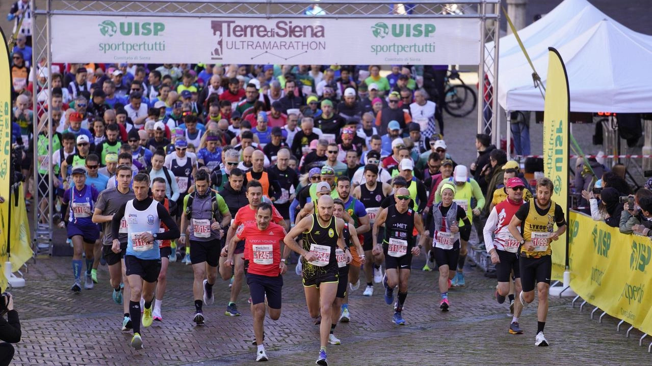Domani il Rettorato dell’Università sarà aperto al pubblico dalle 10 alle 19.30 per la consegna dei pettorali e dei pacchi... Domani il Rettorato dell’Università sarà aperto al pubblico dalle 10 alle 19.30 per la consegna dei pettorali e dei pacchi...