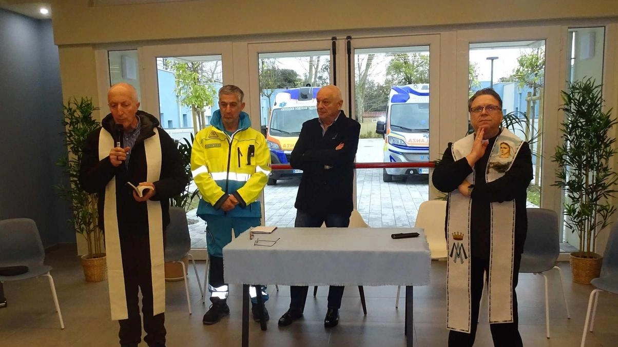 Un momento dell’inaugurazione delle case della Fondazione Pezzini