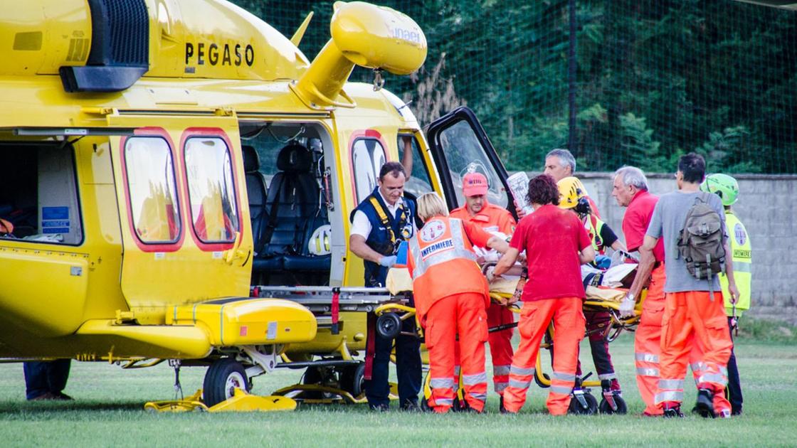 https://www.lanazione.it/image-service/view/acePublic/alias/contentid/NjM2YzYwNzgtNDc4NC00/0/quad-si-ribalta-paura-sulla-collina-padre-e-figlio-di-10-anni-in-ospedale.jpeg?f=16:9&w=1200&h=630