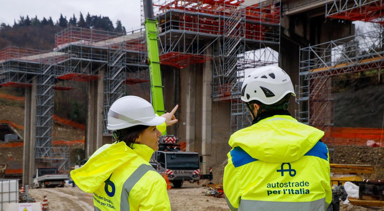 "Quella terza corsia dimenticata". Autosole, Confindustria all’attacco. Pressing sul Governo per i lavori "Quella terza corsia dimenticata". Autosole, Confindustria all’attacco. Pressing sul Governo per i lavori