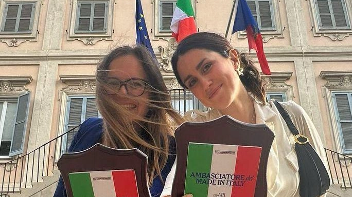 A sinistra Chiara Delato e Sara Gaglio. Sopra Camilla Ignacchiti. Le tre pisane sono state premiate nella giornata nazionale «Made in Italy»