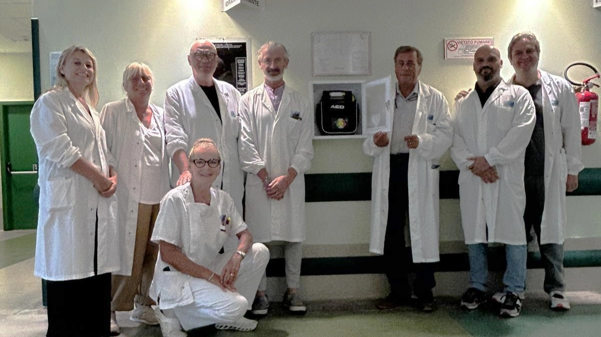 La cerimonia di donazione al Lotti La cerimonia di donazione al Lotti