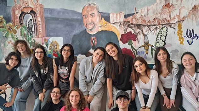 Un disegno per Massimo Giuntini è stato realizzato dai ragazzi della quinta BL del Liceo Artistico Berlinghieri di Pescia Un disegno per Massimo Giuntini è stato realizzato dai ragazzi della quinta BL del Liceo Artistico Berlinghieri di Pescia