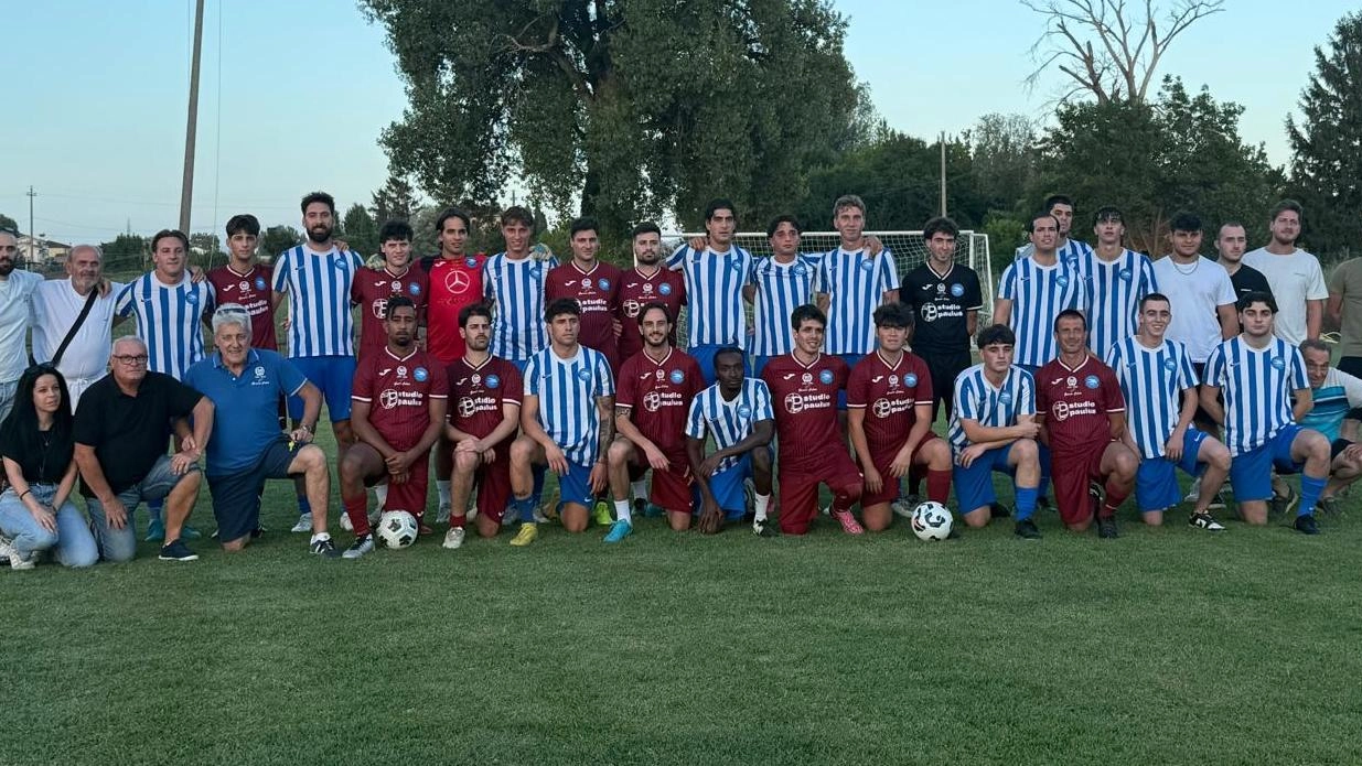 Il Gavena amatori (biancoceleste) e il Gavena Giovani di 3a Categoria (amaranto) nell’amichevole pre-vacanze Il Gavena amatori (biancoceleste) e il Gavena Giovani di 3a Categoria (amaranto) nell’amichevole pre-vacanze