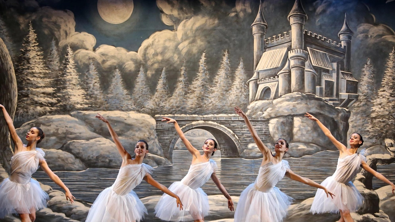 Arriva il 2 gennaio alle 21 al teatro Verdi il Russian Classical Ballet diretto da Evgeniya Bespalova che si... Arriva il 2 gennaio alle 21 al teatro Verdi il Russian Classical Ballet diretto da Evgeniya Bespalova che si...