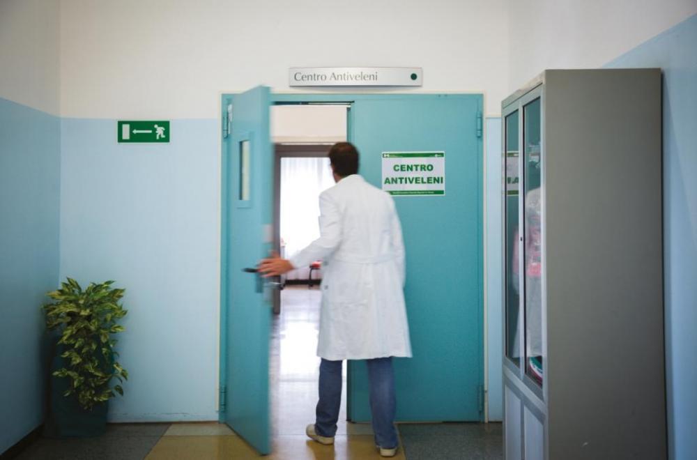 Contaminazione nei cibi, 20 persone intossicate alla festa dopo la cena nelle cantine Contaminazione nei cibi, 20 persone intossicate alla festa dopo la cena nelle cantine