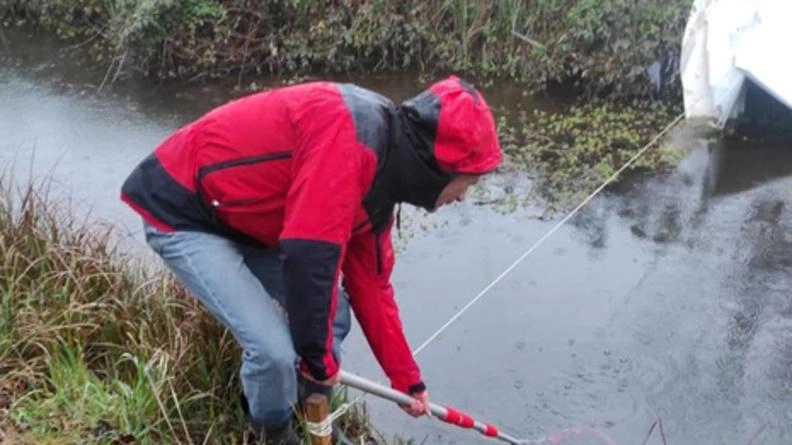 Una ditta al lavoro al Lago di Porta per campionare acque e fanghi con l’obiettivo di verificare lo stato di salute dell’area naturale protetta Una ditta al lavoro al Lago di Porta per campionare acque e fanghi con l’obiettivo di verificare lo stato di salute dell’area naturale protetta