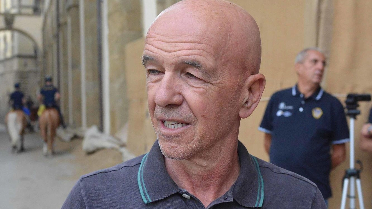 L’ex rettore dei record chiede di voltare pagina: "Le punizioni personali non sono un gran deterrente". A rischio soprattutto il corteo. "Troppe transenne sono pericolose, la sfilata senza armi una pagliacciata". L’ex rettore dei record chiede di voltare pagina: "Le punizioni personali non sono un gran deterrente". A rischio soprattutto il corteo. "Troppe transenne sono pericolose, la sfilata senza armi una pagliacciata".