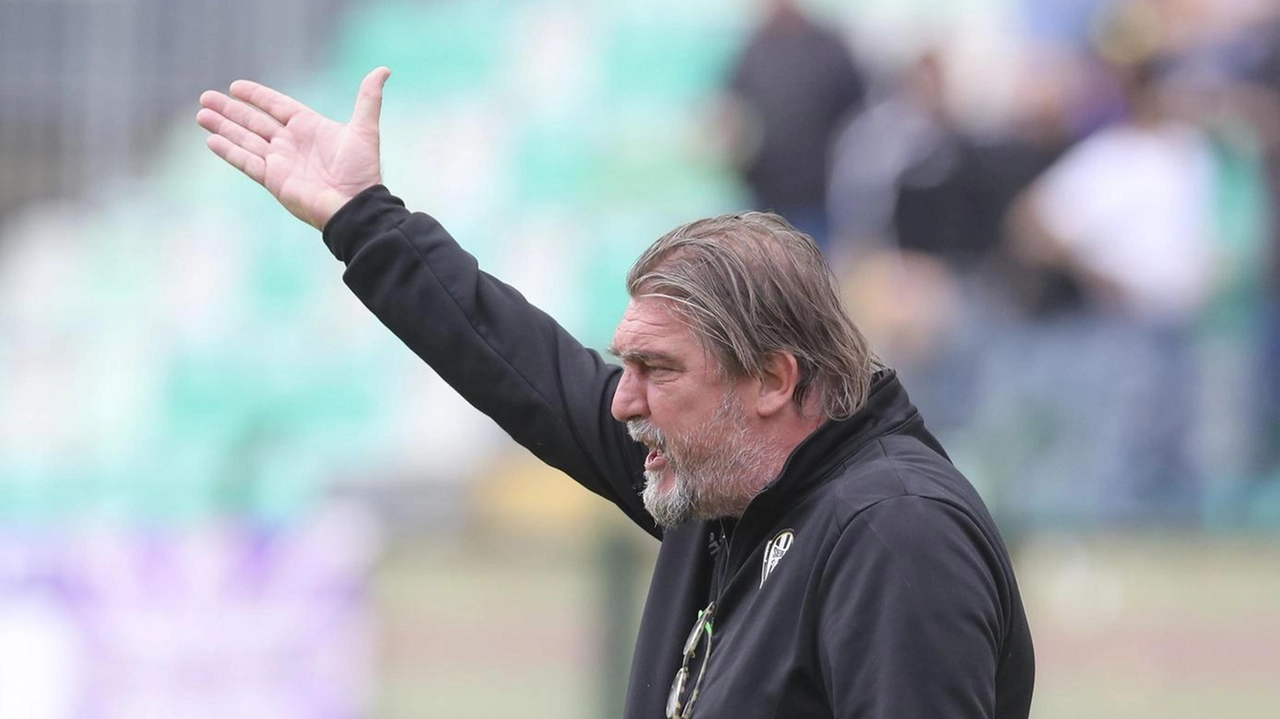 Il Siena di Voria punta ai play off grazie a una mentalità vincente e ai gol di Giannetti. Prossima sfida a Grosseto.