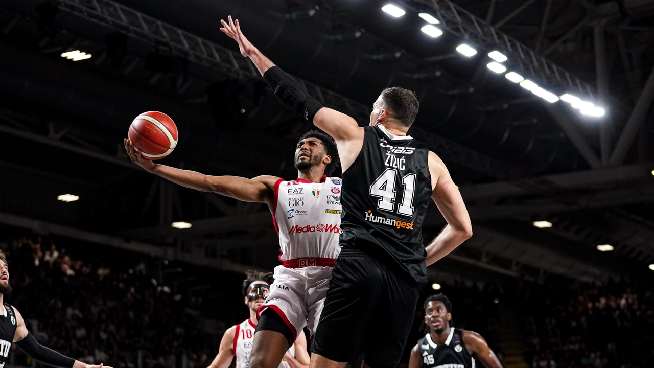 Armoni esalta l’Armani: Milano mata Bologna a domicilio e rimette la semifinale in pari