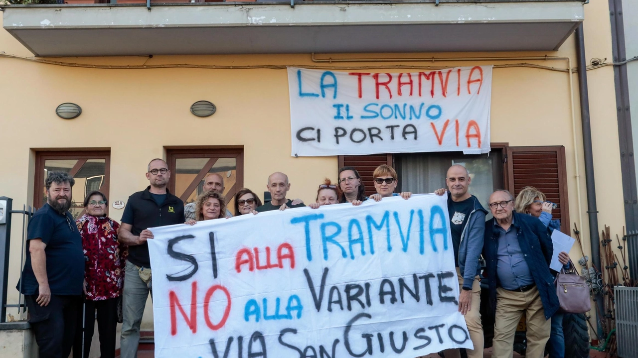 Il comitato via San Giusto raccoglie 800 firme contro la tramvia, criticando il sindaco Tagliaferri per mancanza di dialogo. Il comitato via San Giusto raccoglie 800 firme contro la tramvia, criticando il sindaco Tagliaferri per mancanza di dialogo.
