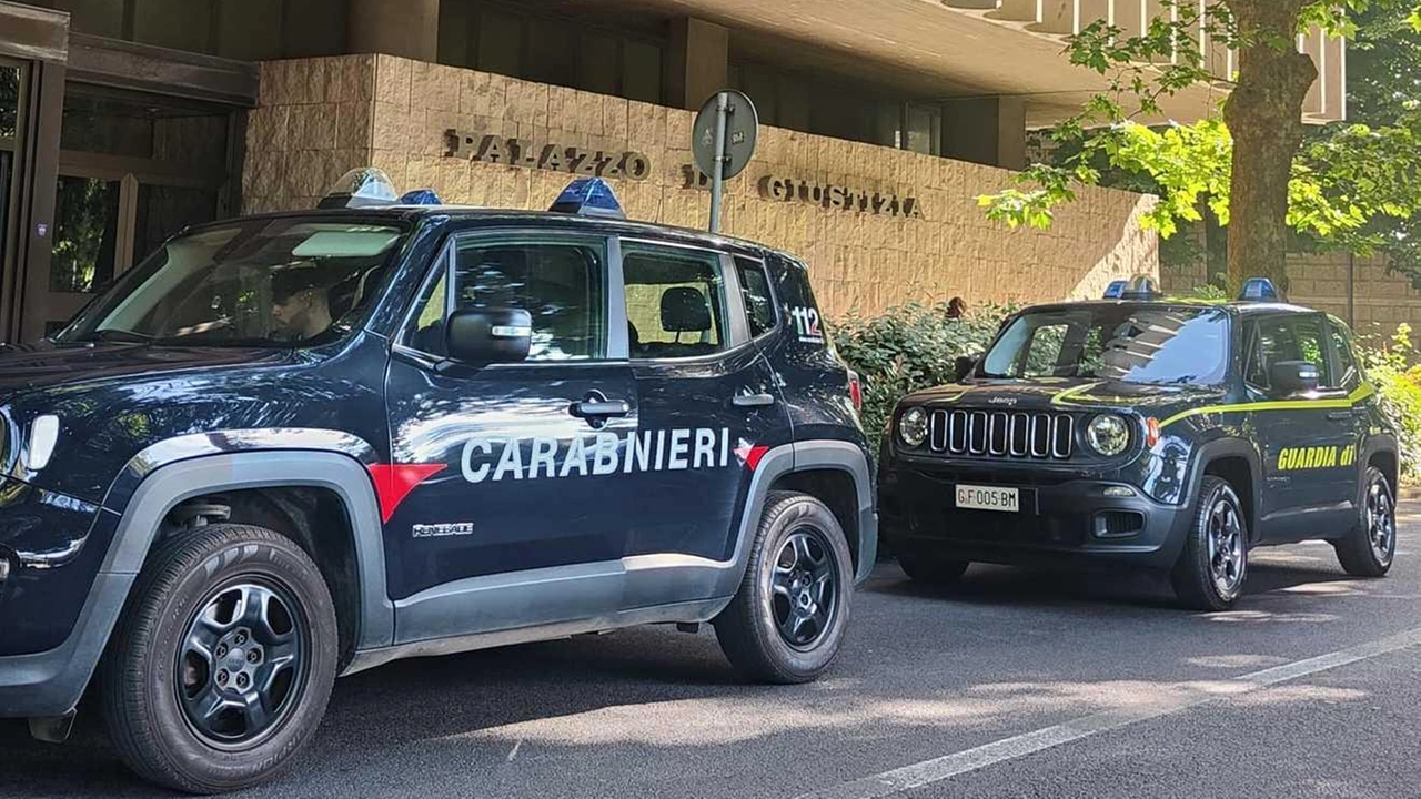 Imprenditore sfrutta la manodopera: "Turni di quattordici ore" Imprenditore sfrutta la manodopera: "Turni di quattordici ore"