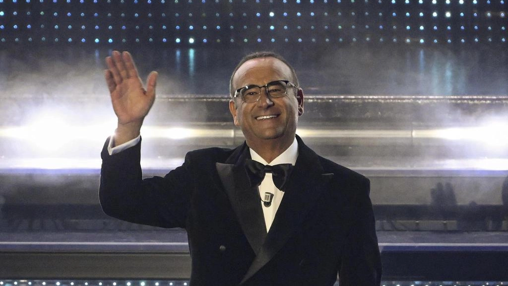 Carlo Conti sul palco di Sanremo