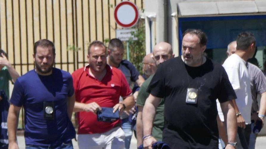 Le indagini della procura di Prato sul carcere della Dogaia sono partite nel luglio dell’anno scorso e sono culminate nella...