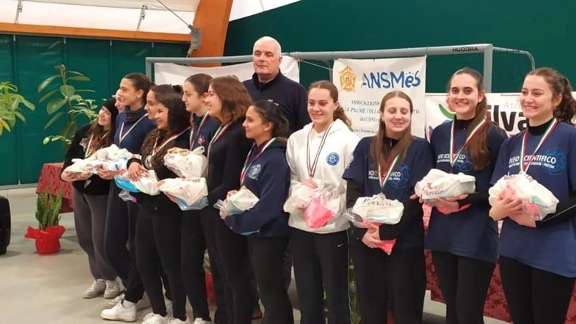 Andrea Agresti e Simone Lenzi partecipano alla 39ª edizione del Trofeo 'Bianchi e Tempifreschi', un evento per ricordare gli alunni scomparsi. Andrea Agresti e Simone Lenzi partecipano alla 39ª edizione del Trofeo 'Bianchi e Tempifreschi', un evento per ricordare gli alunni scomparsi.