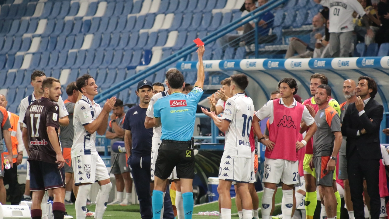 Crollo Empoli: ko 3-1 contro la Reggiana. Azzurri in nove per due espulsioni in tre minuti