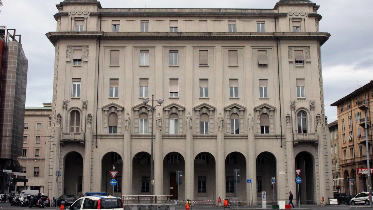 Il bando di assunzione per quattro dipendenti Provincia Il bando di assunzione per quattro dipendenti Provincia