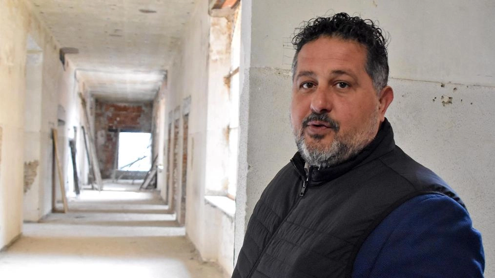 Sopralluogo dell’Amministrazione all’ex orfanotrofio di via Mameli che ospiterà la "Casa della Musica". Investiti 2,6 milioni con il Pnrr: ultimo piano quasi concluso, nuove facciate, tetto e ornamenti originali.